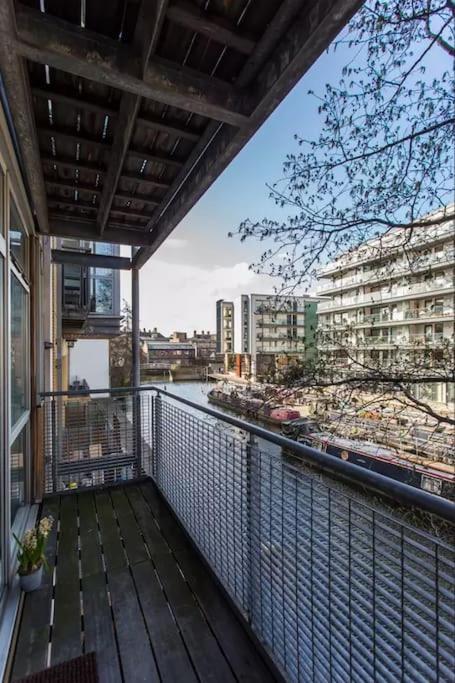 Canal-Side Apartment In Shoreditch Londyn Zewnętrze zdjęcie