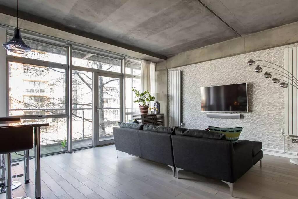 Canal-Side Apartment In Shoreditch Londyn Zewnętrze zdjęcie